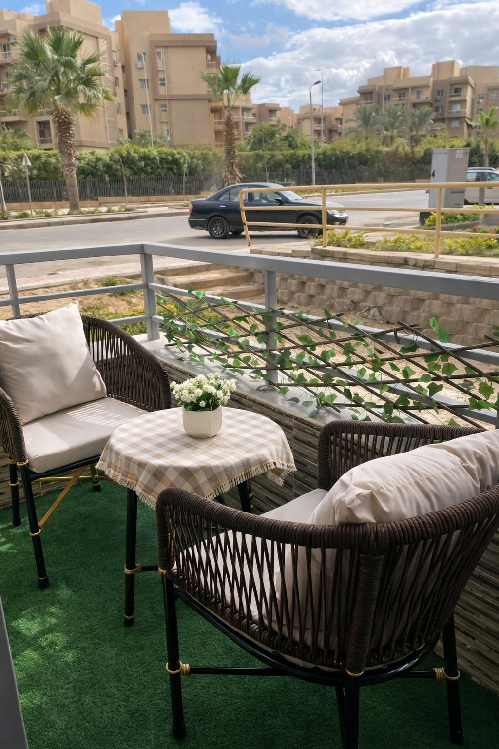 طقم كرسيين + ترابيزة دبار مستورد – تصميم مودرن Premium